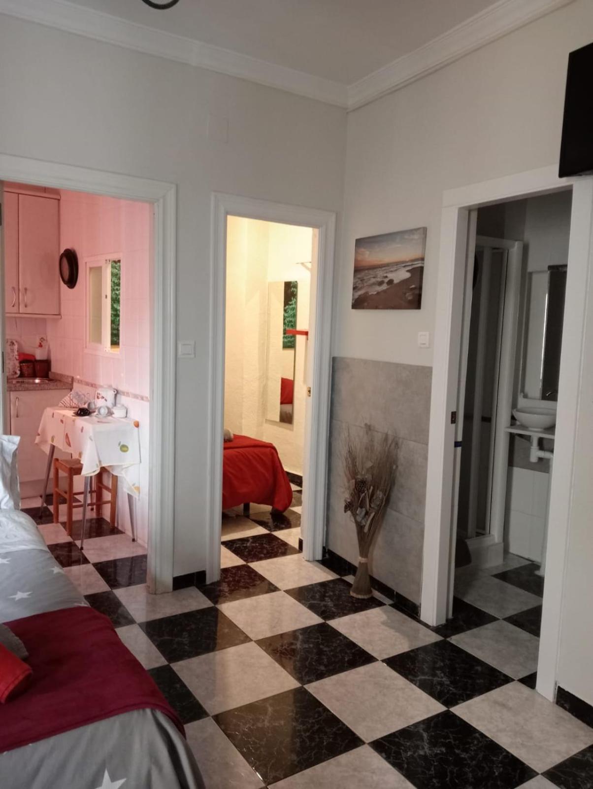 Apartamentos Oscar غرناطة الغرفة الصورة